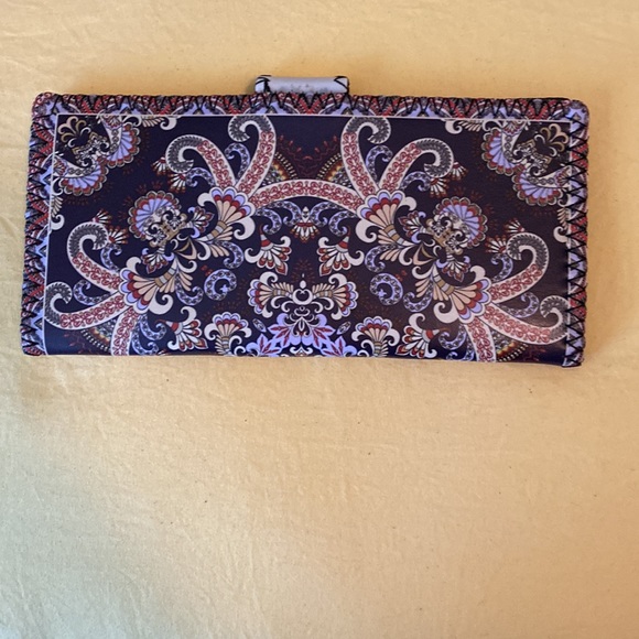 Bohemian wallet with slots to put in your credit card business cards and… - Picture 2 of 5